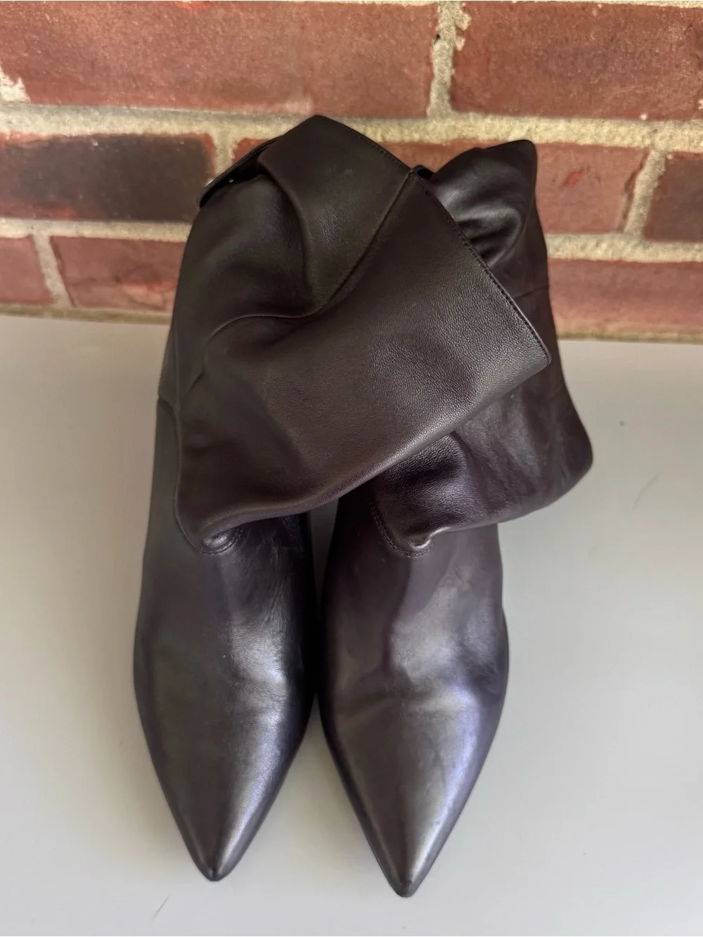 Michael Kors Black Leather Pointed Toe Ankle Booties Kitten Heel US 9M. In great
